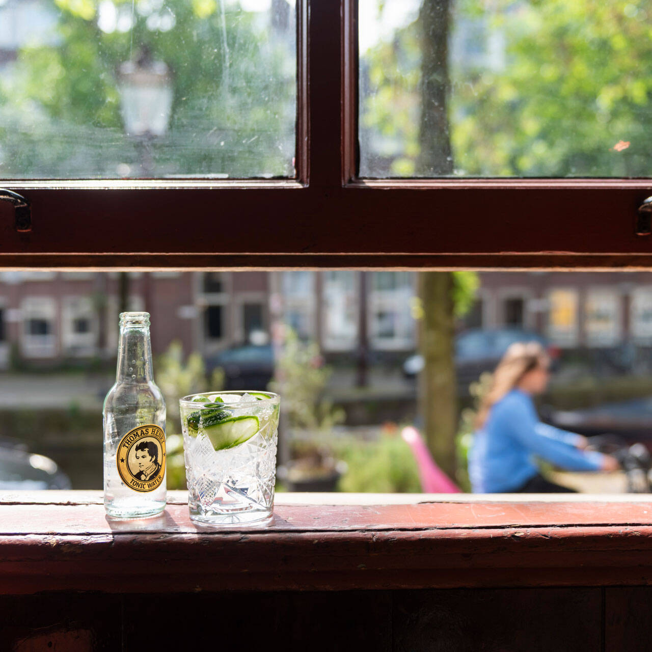 Cafe Festina Lente GinTonic along the Amsterdam canals